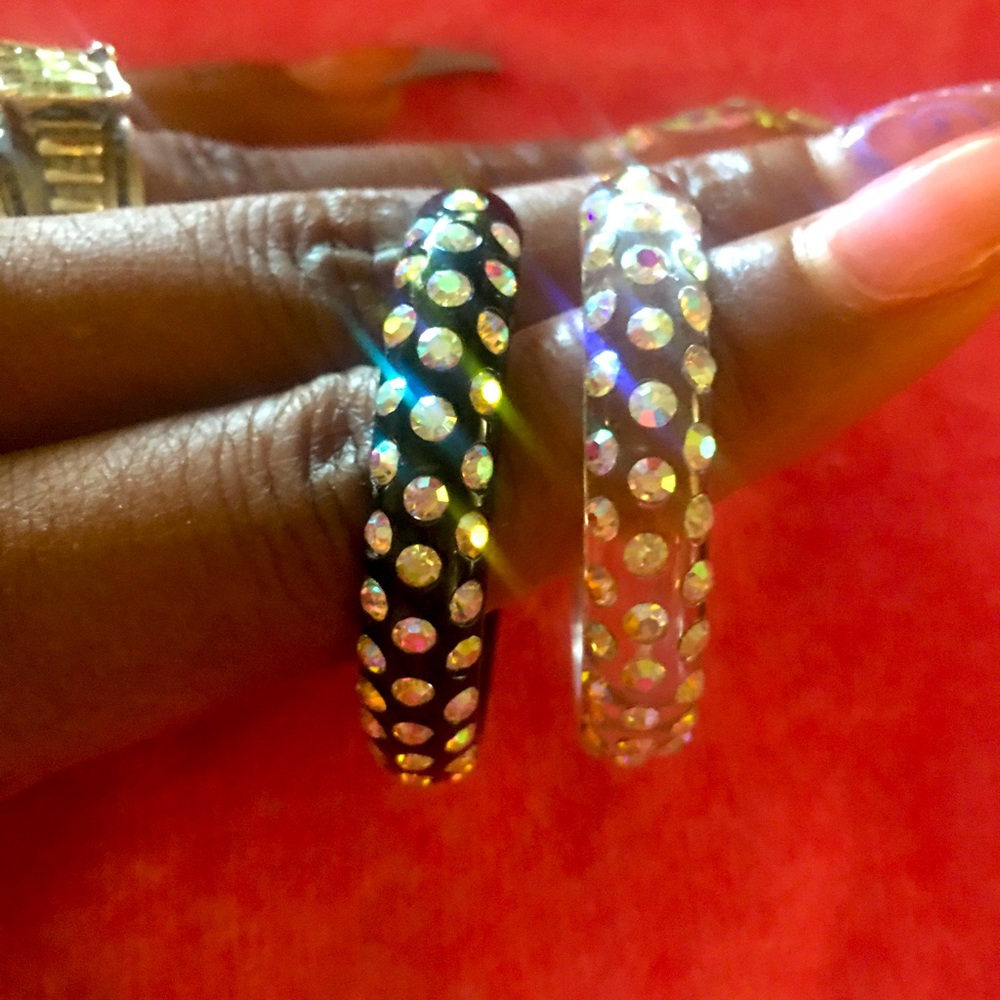 These beautiful crystal hoops are rare finds 🔥🔥🔥😍